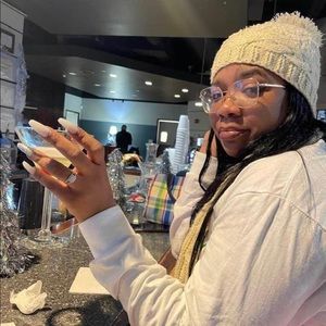 Meet your Posher, Taylor